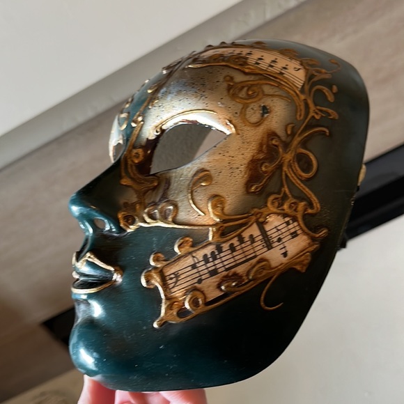 Plastic Theater Full Sized Mask, Blue Green, Bronze, Gold, Silver, Music Notes - Picture 4 of 5